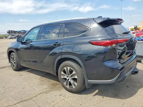 5TDHZRBH4NS575741 2022 TOYOTA HIGHLANDER - Image 2