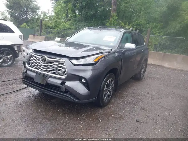 5TDHZRBH5LS054069 2020 TOYOTA HIGHLANDER - Image 2