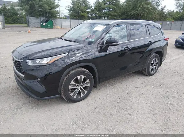 5TDHZRBH5LS501063 2020 TOYOTA HIGHLANDER - Image 2