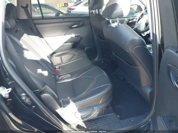 5TDHZRBH5MS066448 2021 TOYOTA HIGHLANDER - Image 8
