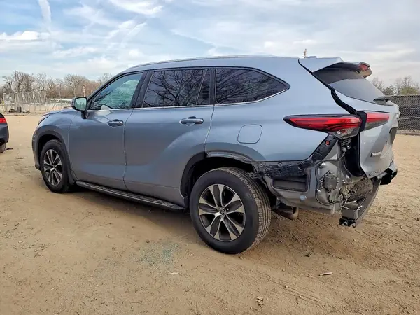 5TDHZRBH5MS088983 2021 TOYOTA HIGHLANDER - Image 2