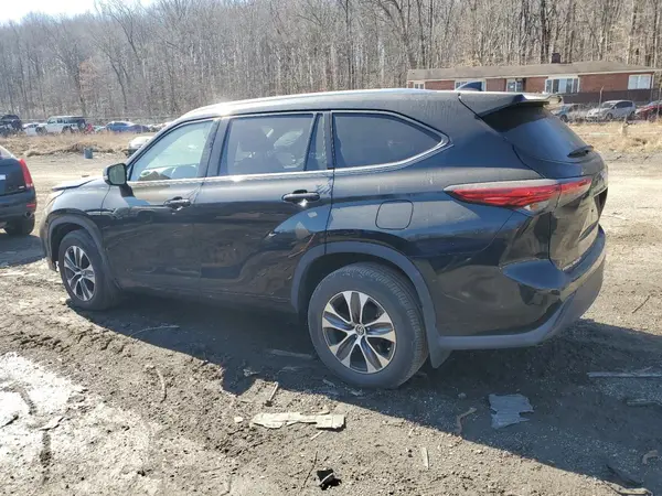 5TDHZRBH5MS094640 2021 TOYOTA HIGHLANDER - Image 2