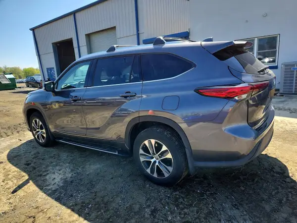 5TDHZRBH5MS107497 2021 TOYOTA HIGHLANDER - Image 2