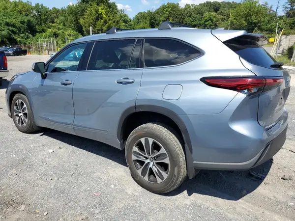 5TDHZRBH5MS128091 2021 TOYOTA HIGHLANDER - Image 2