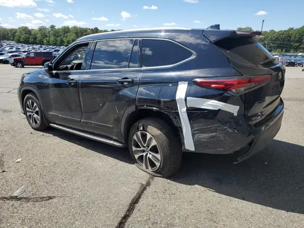 5TDHZRBH5NS163389 2022 TOYOTA HIGHLANDER - Image 2