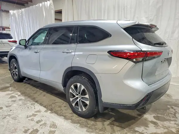 5TDHZRBH5NS163425 2022 TOYOTA HIGHLANDER - Image 2