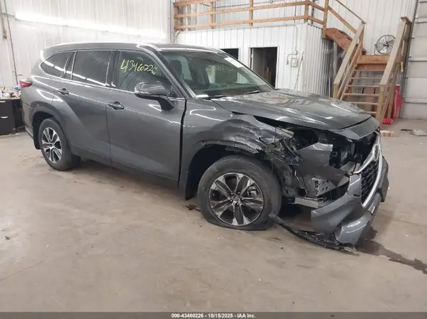 5TDHZRBH5NS176062 2022 TOYOTA HIGHLANDER - Image 1