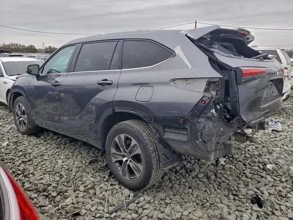 5TDHZRBH5NS577241 2022 TOYOTA HIGHLANDER - Image 2