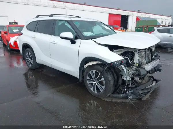 5TDHZRBH5NS579409 2022 TOYOTA HIGHLANDER - Image 1