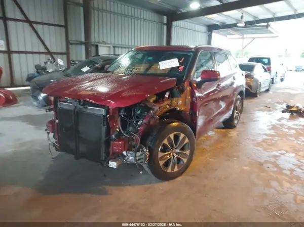 5TDHZRBH6LS002661 2020 TOYOTA HIGHLANDER - Image 2