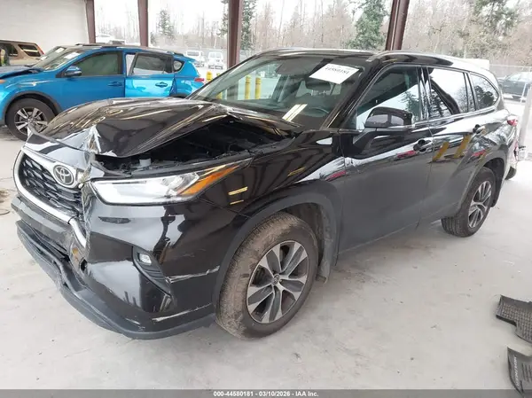 5TDHZRBH6LS030184 2020 TOYOTA HIGHLANDER - Image 2