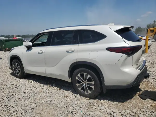 5TDHZRBH6LS053755 2020 TOYOTA HIGHLANDER - Image 2