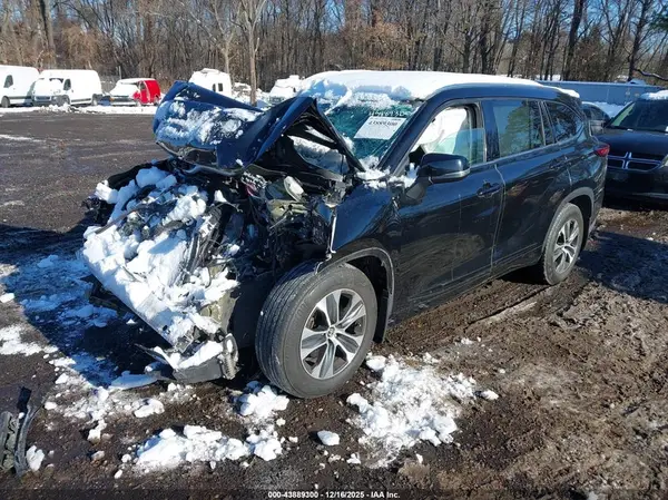 5TDHZRBH6LS055974 2020 TOYOTA HIGHLANDER - Image 2