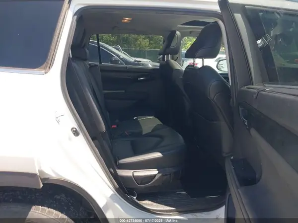5TDHZRBH6LS500424 2020 TOYOTA HIGHLANDER - Image 8