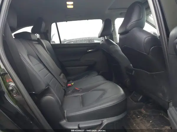 5TDHZRBH6LS503775 2020 TOYOTA HIGHLANDER - Image 8