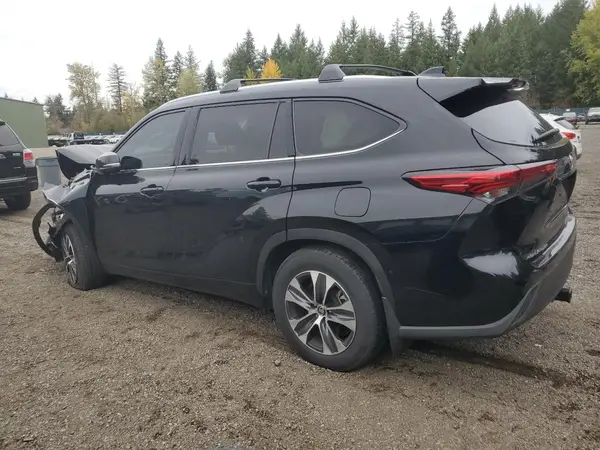5TDHZRBH6LS504070 2020 TOYOTA HIGHLANDER - Image 2