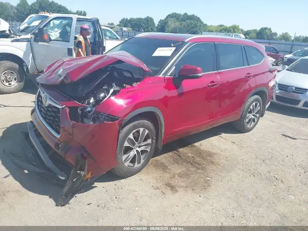 5TDHZRBH6MS079452 2021 TOYOTA HIGHLANDER - Image 2