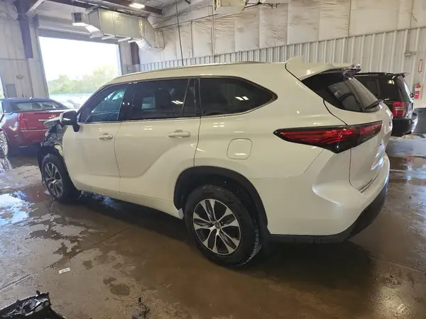 5TDHZRBH6MS095506 2021 TOYOTA HIGHLANDER - Image 2
