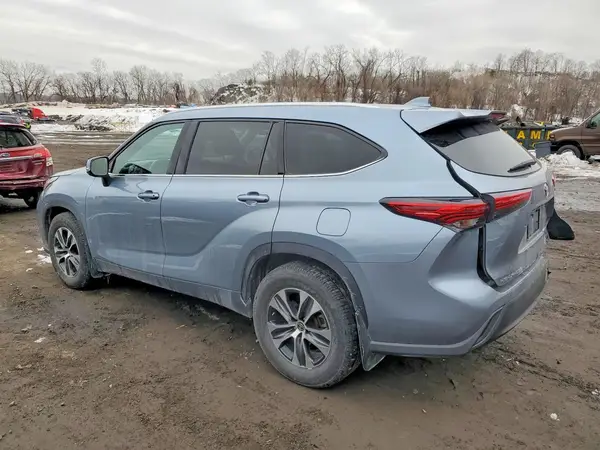5TDHZRBH6MS097191 2021 TOYOTA HIGHLANDER - Image 2