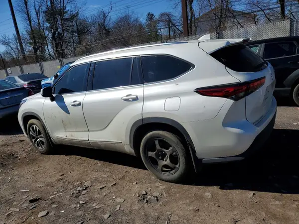5TDHZRBH6MS533649 2021 TOYOTA HIGHLANDER - Image 2