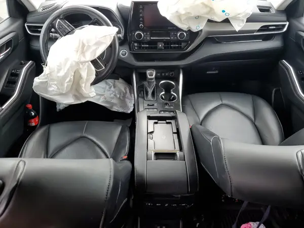 5TDHZRBH6MS557739 2021 TOYOTA HIGHLANDER - Image 8