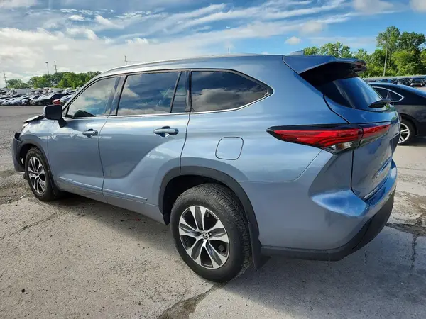 5TDHZRBH6NS203897 2022 TOYOTA HIGHLANDER - Image 2