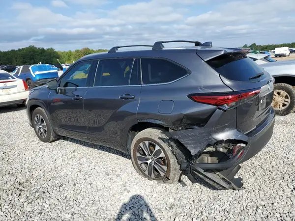 5TDHZRBH6NS256390 2022 TOYOTA HIGHLANDER - Image 2