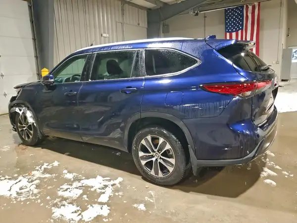 5TDHZRBH6NS566605 2022 TOYOTA HIGHLANDER - Image 2
