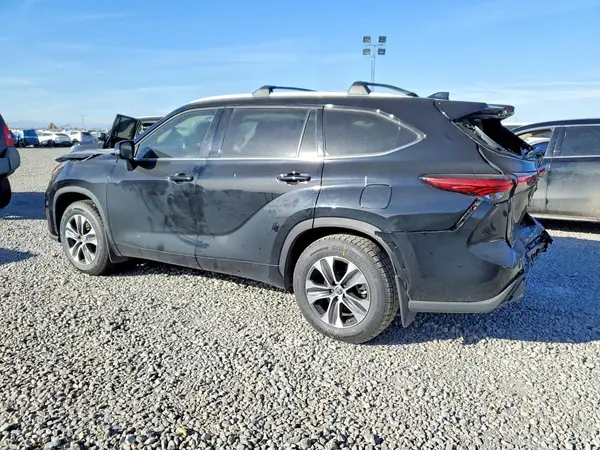 5TDHZRBH6NS595411 2022 TOYOTA HIGHLANDER - Image 2