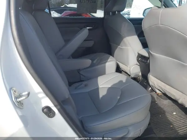 5TDHZRBH7LS051917 2020 TOYOTA HIGHLANDER - Image 8