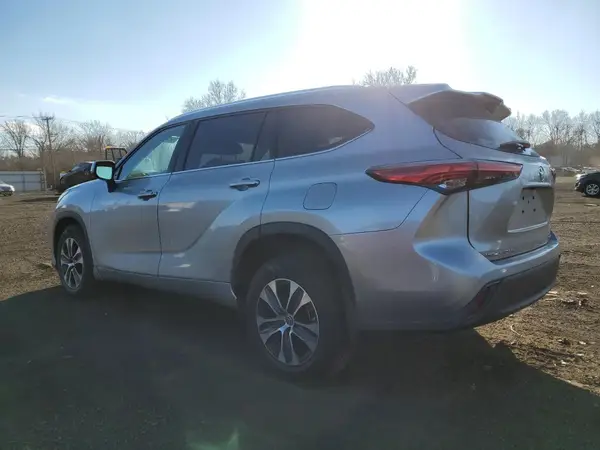 5TDHZRBH7LS509410 2020 TOYOTA HIGHLANDER - Image 2