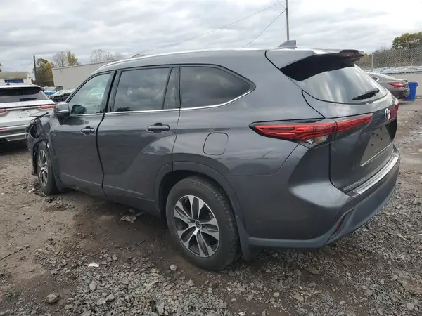 5TDHZRBH7LS518818 2020 TOYOTA HIGHLANDER - Image 2