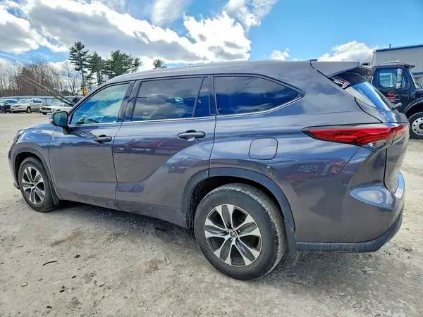 5TDHZRBH7MS081906 2021 TOYOTA HIGHLANDER - Image 2