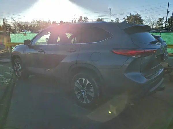 5TDHZRBH7MS084692 2021 TOYOTA HIGHLANDER - Image 2