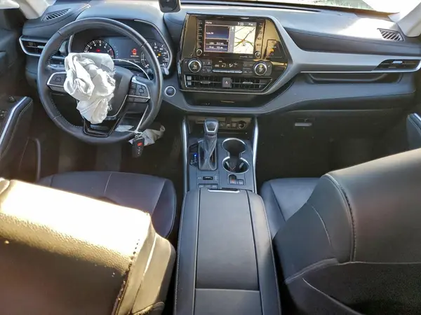 5TDHZRBH7MS084692 2021 TOYOTA HIGHLANDER - Image 8