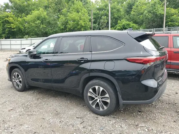 5TDHZRBH7MS103287 2021 TOYOTA HIGHLANDER - Image 2