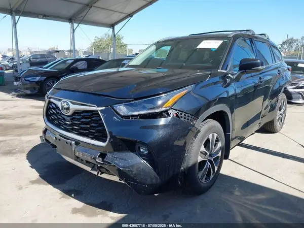 5TDHZRBH7MS105976 2021 TOYOTA HIGHLANDER - Image 2