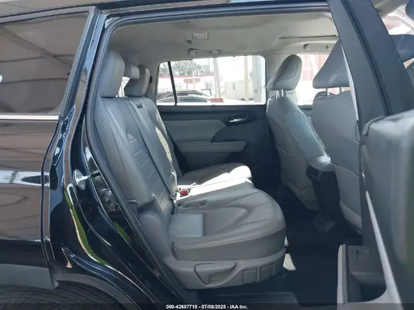 5TDHZRBH7MS105976 2021 TOYOTA HIGHLANDER - Image 8