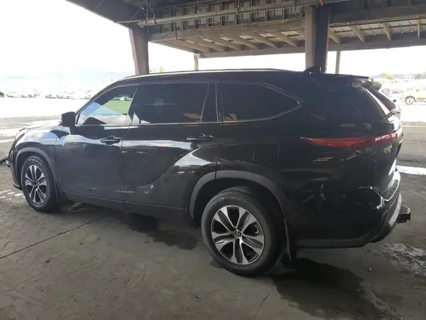 5TDHZRBH7MS144132 2021 TOYOTA HIGHLANDER - Image 2
