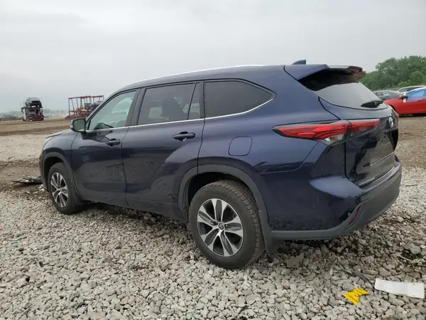 5TDHZRBH7MS557569 2021 TOYOTA HIGHLANDER - Image 2