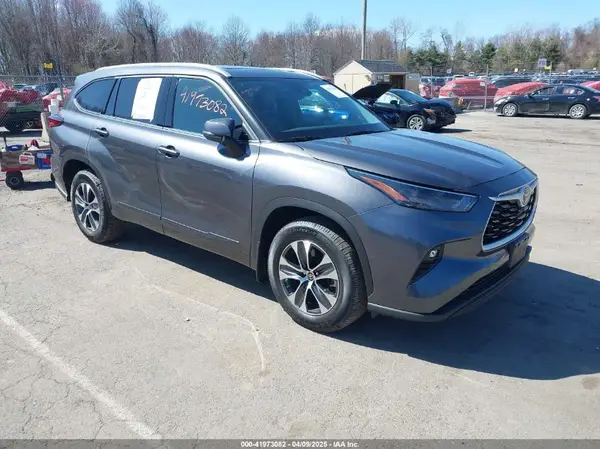 5TDHZRBH7NS170179 2022 TOYOTA HIGHLANDER - Image 1