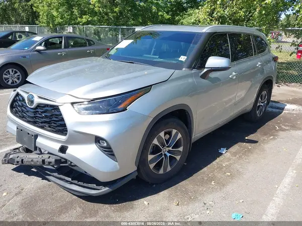 5TDHZRBH7NS209031 2022 TOYOTA HIGHLANDER - Image 2