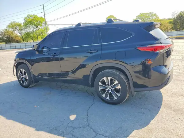 5TDHZRBH7NS244393 2022 TOYOTA HIGHLANDER - Image 2