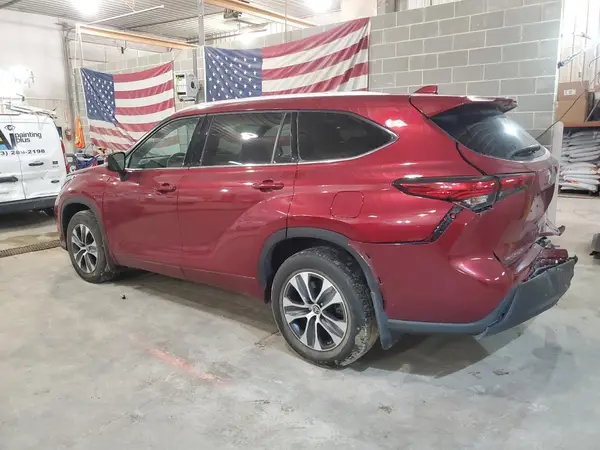 5TDHZRBH7NS577242 2022 TOYOTA HIGHLANDER - Image 2