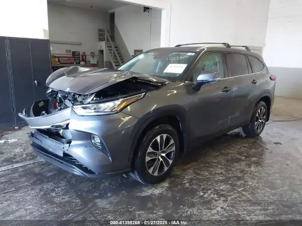 5TDHZRBH8LS004783 2020 TOYOTA HIGHLANDER - Image 2