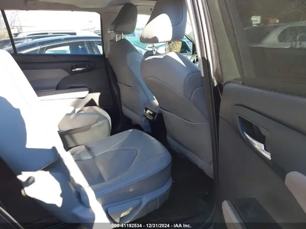 5TDHZRBH8LS020370 2020 TOYOTA HIGHLANDER - Image 8