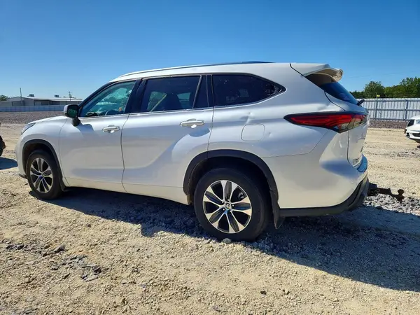 5TDHZRBH8LS039419 2020 TOYOTA HIGHLANDER - Image 2