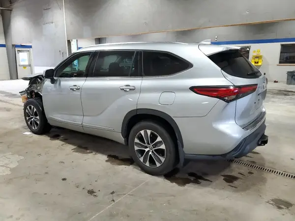 5TDHZRBH8LS506743 2020 TOYOTA HIGHLANDER - Image 2