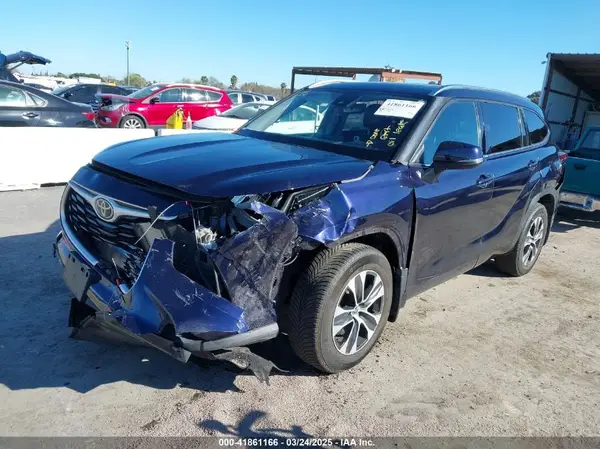 5TDHZRBH8LS508251 2020 TOYOTA HIGHLANDER - Image 2