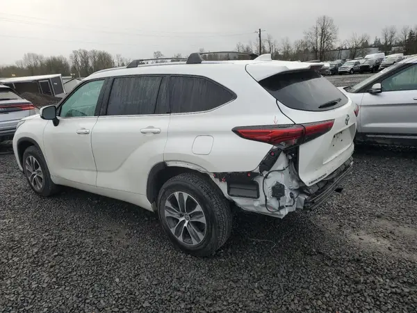 5TDHZRBH8LS519802 2020 TOYOTA HIGHLANDER - Image 2
